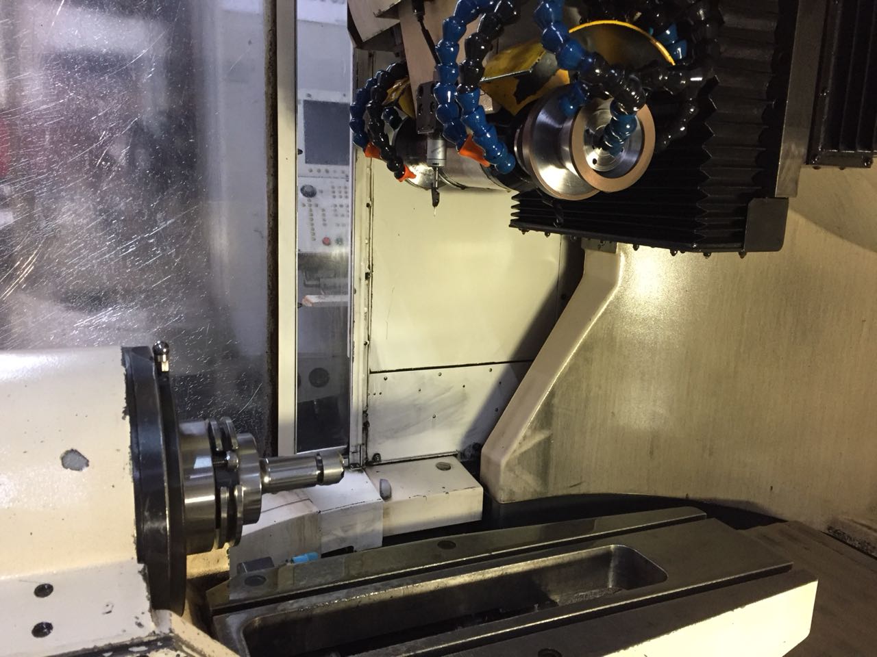 Adding value to industrial knives with nanotechnology