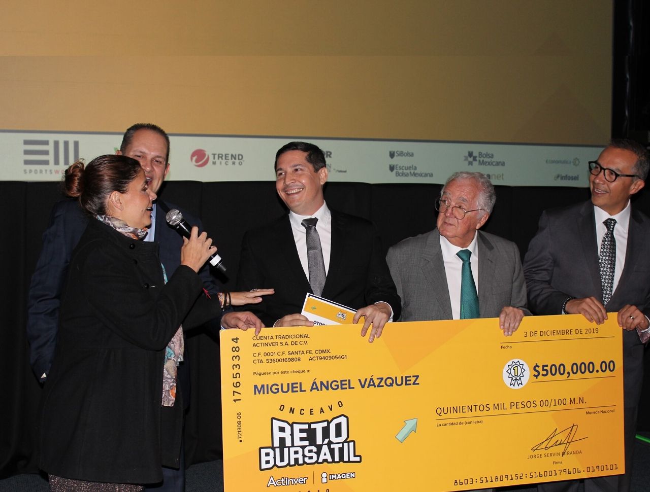 MAF Student Wins First Place in the Actinver Stock Market Challenge 