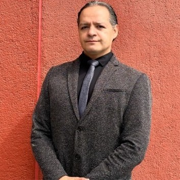 Dr. Pablo Necoechea